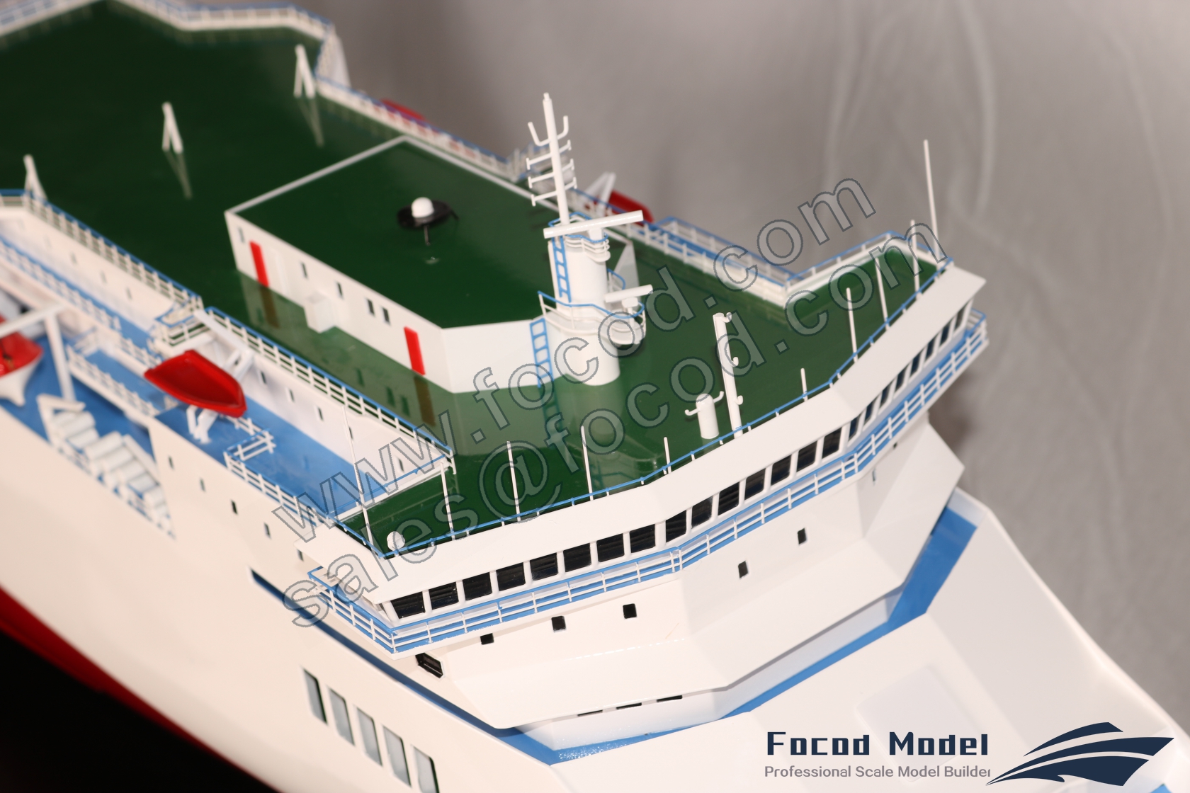 custom made model of 186.5米滚装船